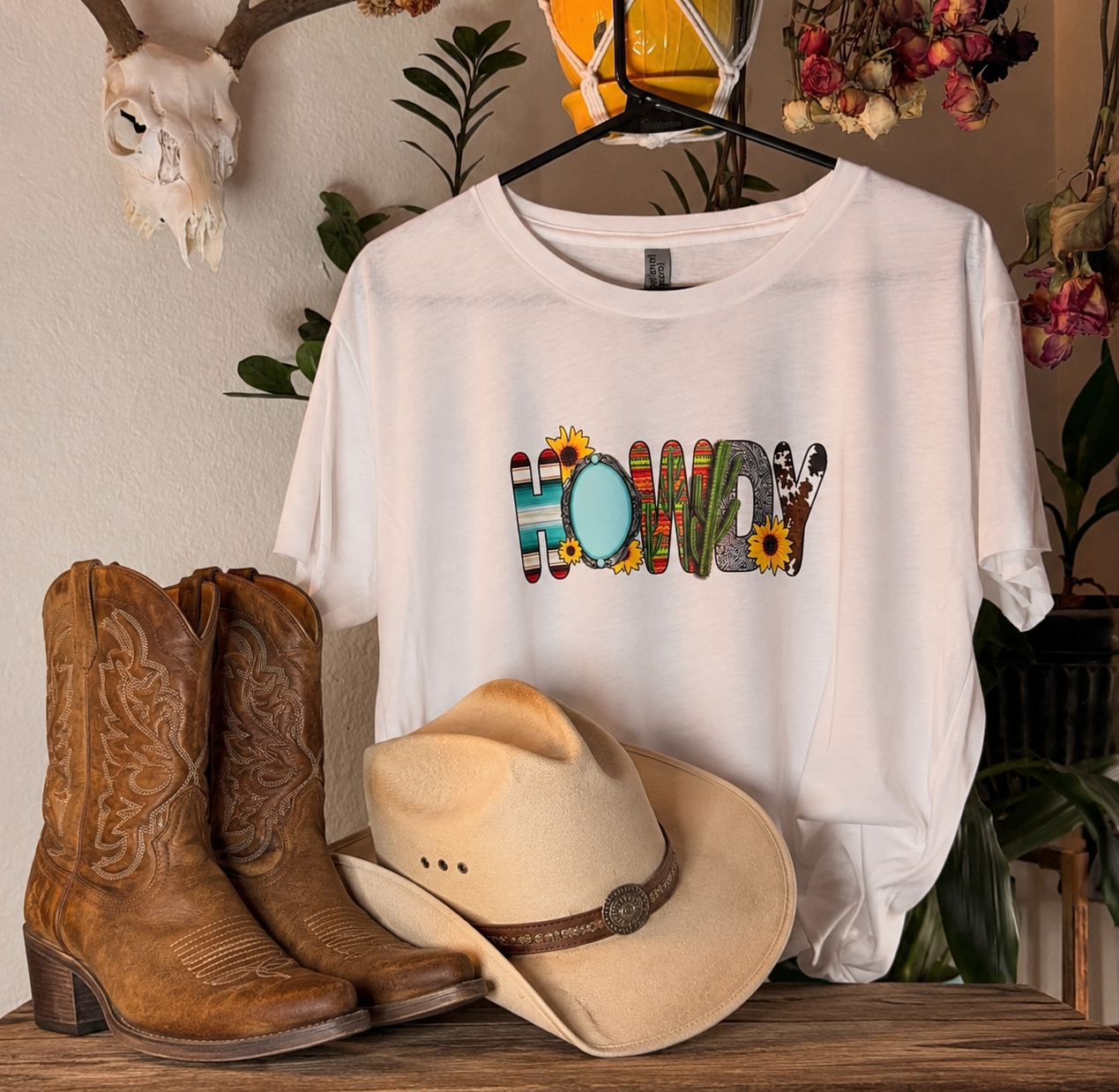 Large, Premade "HOWDY" Cropped Tee Relax Fit