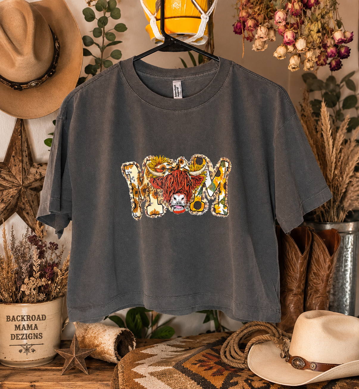 Medium, Premade "MOM" Highland Cow Heavyweight Cropped Tee
